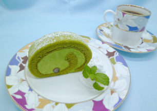 抹茶ロールケーキセット